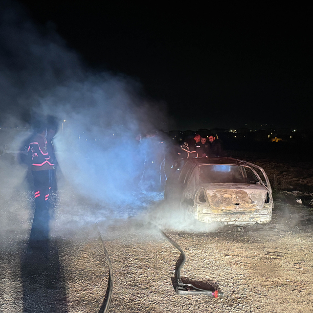 Uşak'ta yanan otomobilde ceset bulundu