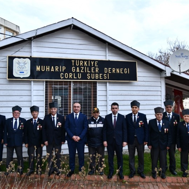 Tekirdağ Valisi Soytürk'ten gaziler derneğine ziyaret