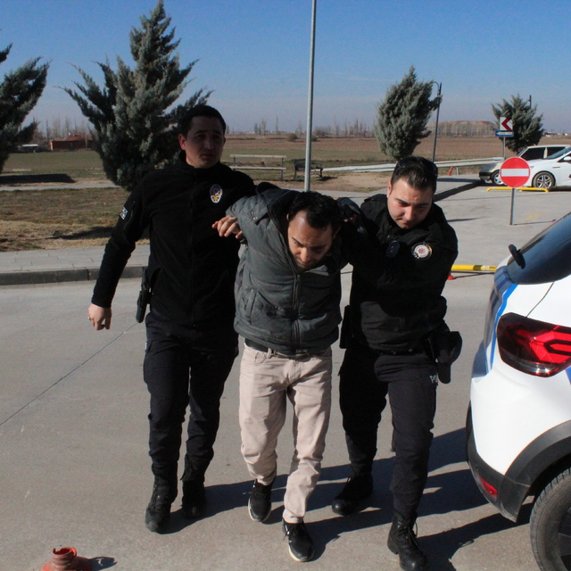 Komşusunu bıçaklayan imam serbest