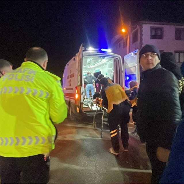 Düzce'de otomobille çarpışan motosikletin sürücüsü yaralandı