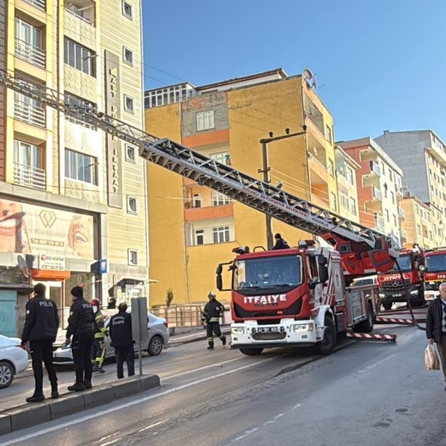 Kocaeli'de apartman dairesinde çıkan yangın söndürüldü