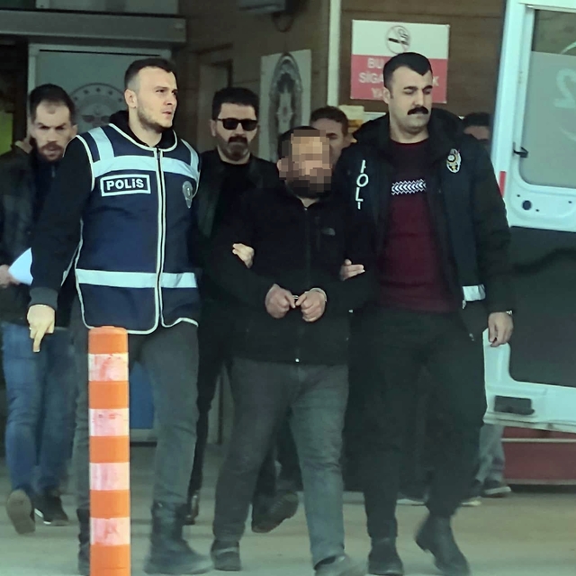 Jandarmayı görünce kendisini eve kilitleyip, 24 saat sonra teslim olan şüph...