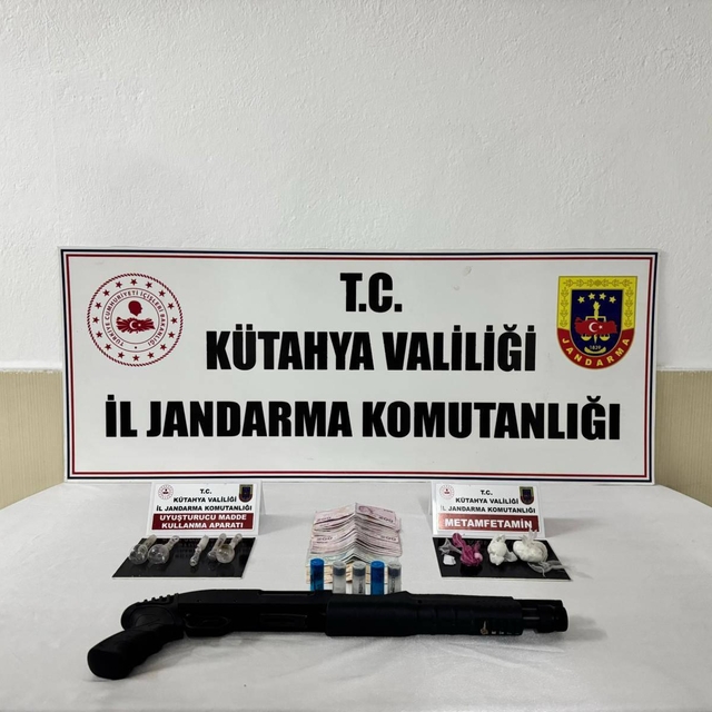 Kütahya'da uyuşturucu operasyonunda yakalanan zanlı tutuklandı