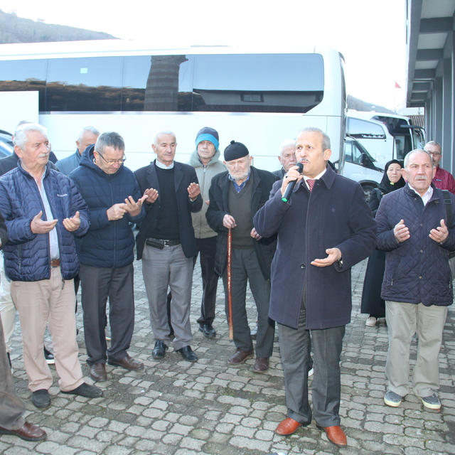 Yağlıdere ve Espiye'de umre kafileleri kutsal topraklara uğurlandı