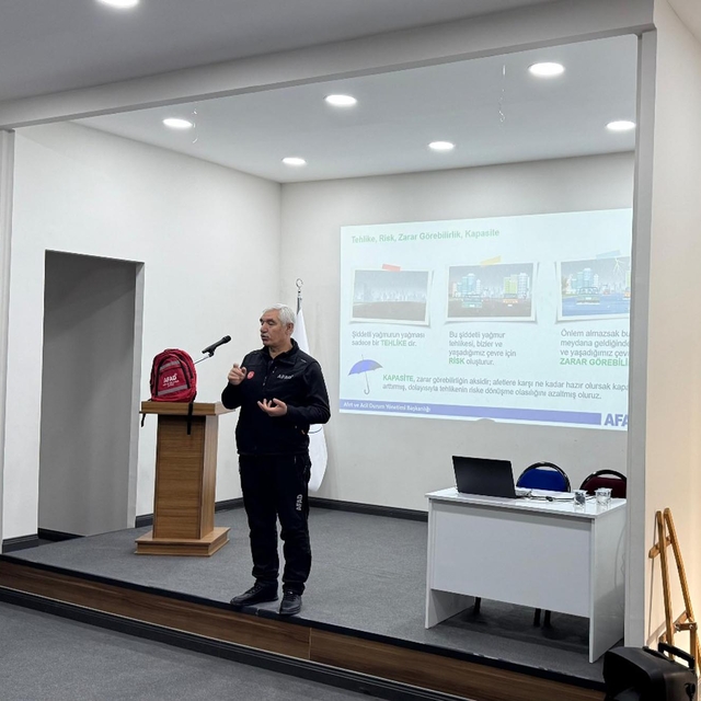 Sorgun Belediyesi personeline afet ve yangın eğitimi verildi