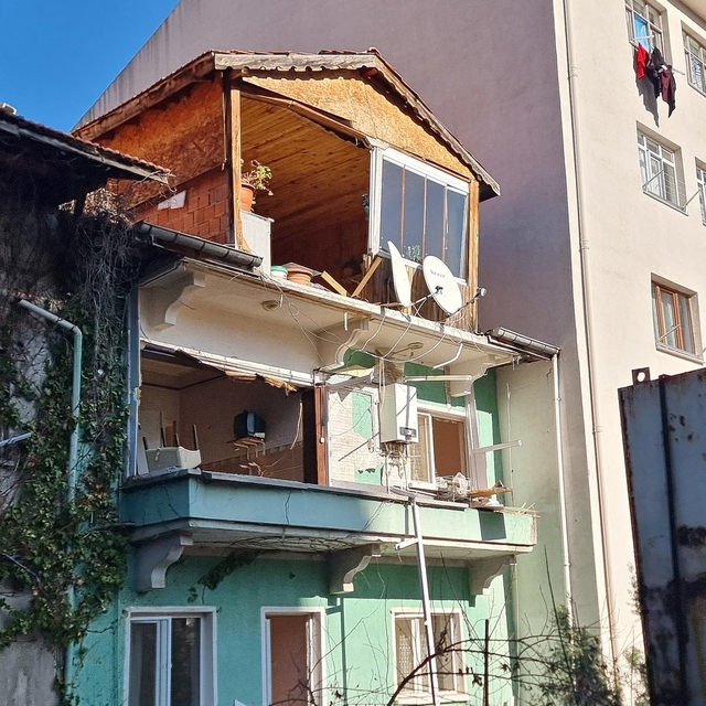 Ankara'da bir evde doğal gaz kaynaklı patlamada 1 kişi yaralandı