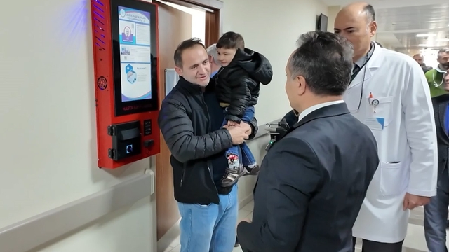 TOGÜ'de yeni hasta kayıt cihazları tanıtıldı