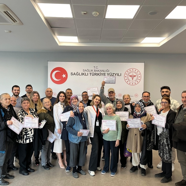 Tekirdağ'da Diyabet Okulu eğitimini tamamlayanlara sertifikaları verildi
