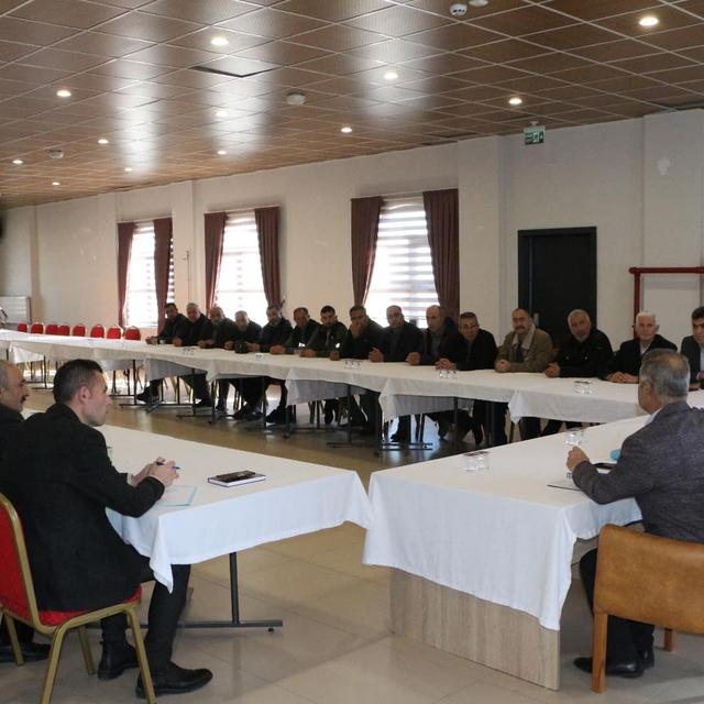 Yunak Belediye Başkanı Gunaltay, muhtarlarla bir araya geldi