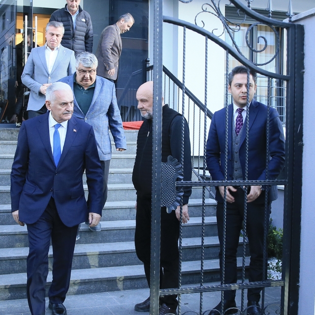 Binali Yıldırım'dan Kartalkaya'daki yangında yakınlarını kaybeden Gültekin...