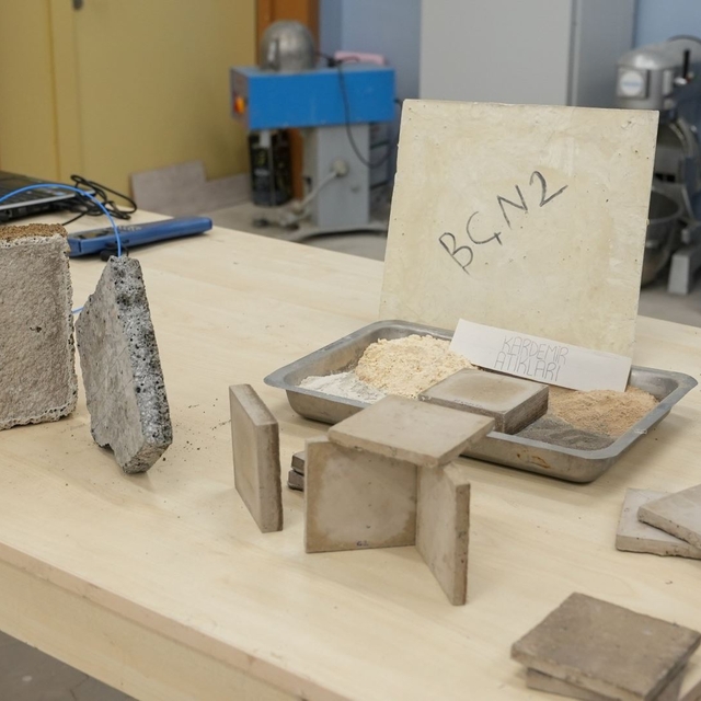 KBÜ'de elektromanyetik koruma sağlayabilen yapı malzemeleri üretildi