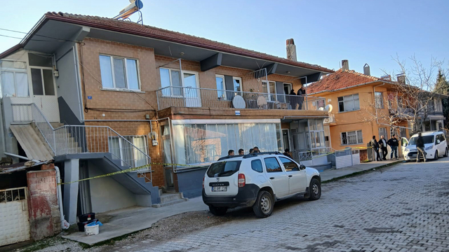 Kayıp kadının komşusunun bahçesinde çuval içinde cesedi bulundu