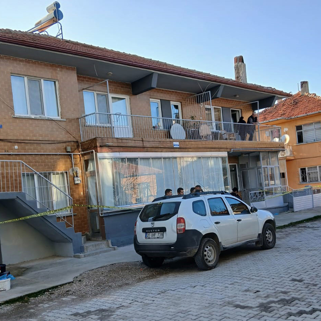 Kayıp kadının komşusunun bahçesinde çuval içinde cesedi bulundu