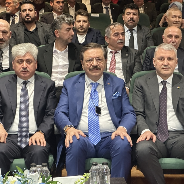 Sakarya'da ülke ekonomisine katkıda bulunan firmalar ve iş insanları ödülle...