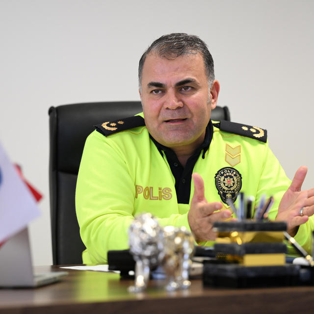 6 ŞUBAT DEPREMLERİNİN İKİNCİ YILI - Enkazdan ailesini kurtaran emniyet müdü...