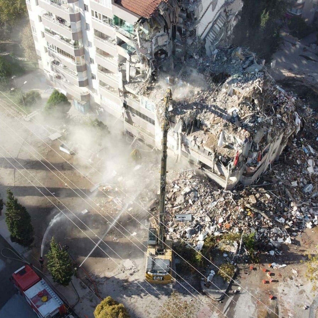 Bayraklı ve Bornova için deprem raporu; binaların yüzde 35'inin yıkılma iht...