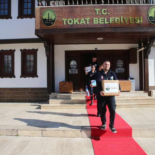 Tokat Belediyesi 250 kişiye evde bakım hizmeti veriyor