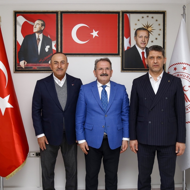 AK Parti'li Mevlüt Çavuşoğlu, Antalya'da ziyaretlerde bulundu