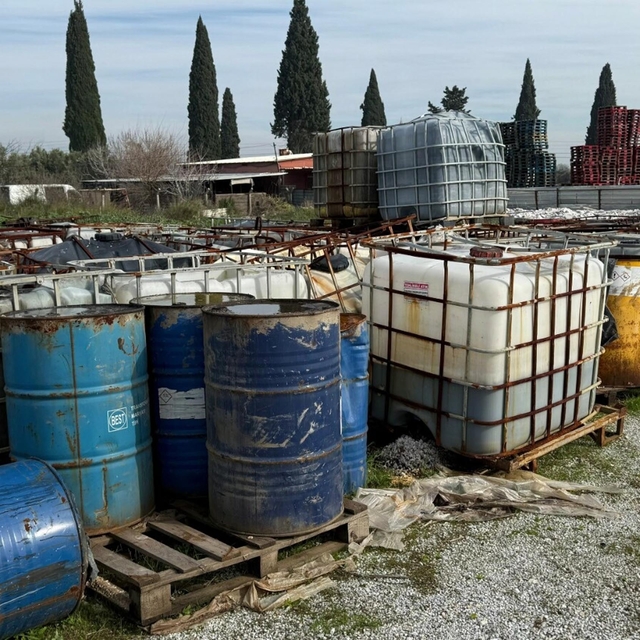 İzmir'de 250 ton karışımlı akaryakıt ele geçirildi; 3 gözaltı