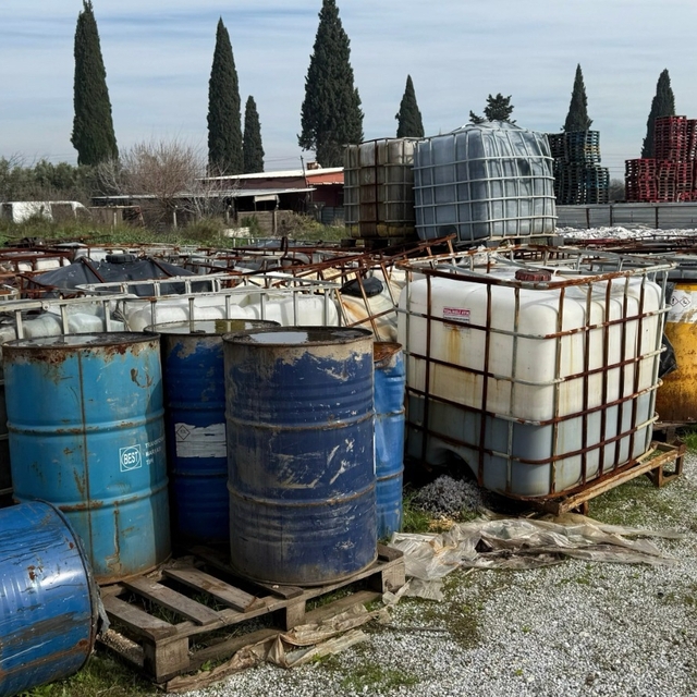 İzmir'de 250 ton kaçak akaryakıt ele geçirildi