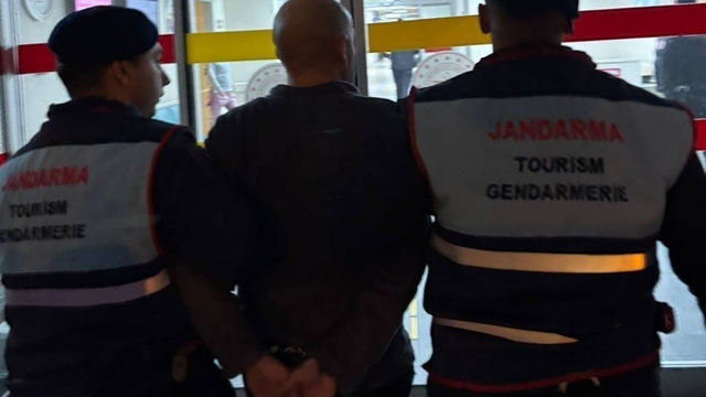 Eşini baltayla ağır yaralayan şüpheli yakalandı