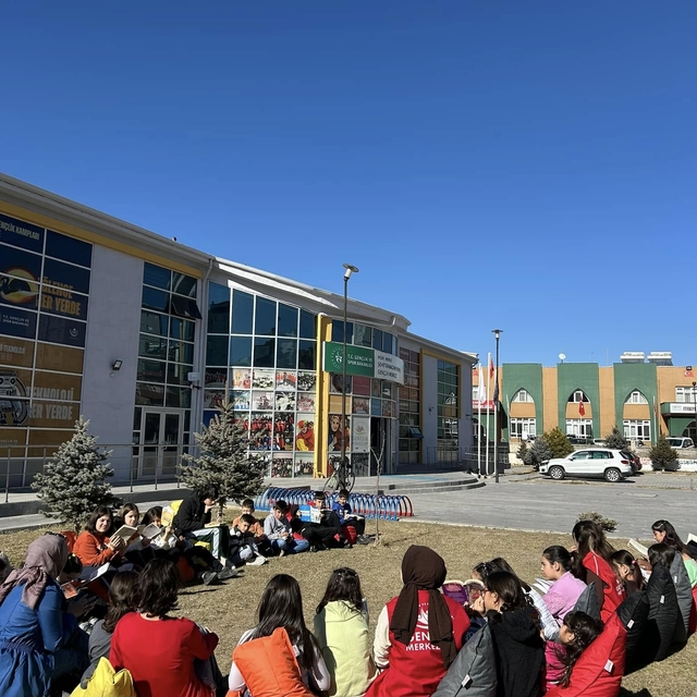 Niğde'de kitap okuma etkinliği düzenlendi