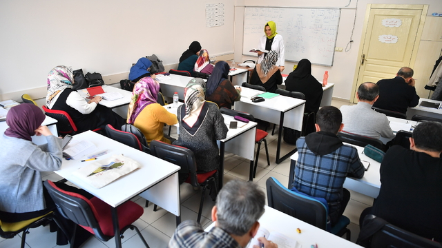 Kayseri Belediyesi Ücretsiz Yabancı Dil Kursları Sunuyor