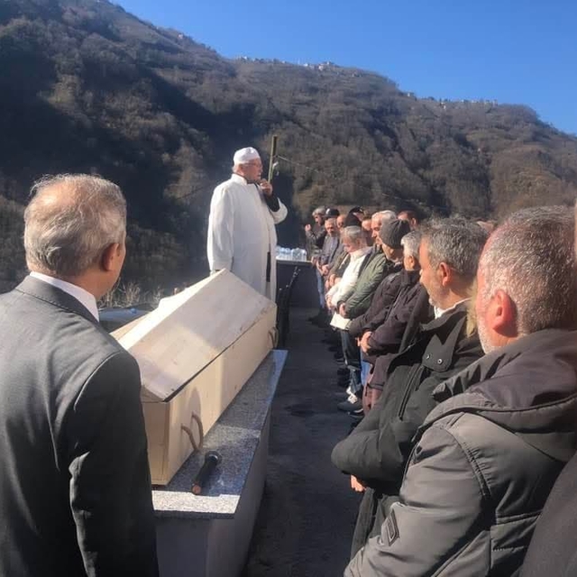 Yağlıdere'de kalp krizi sonucu vefat eden muhtarın cenazesi toprağa verildi