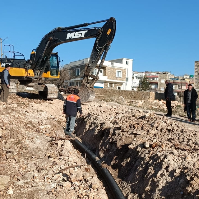 Mardin'de 4 bin 190 metre içme suyu ve atık su hattı döşendi