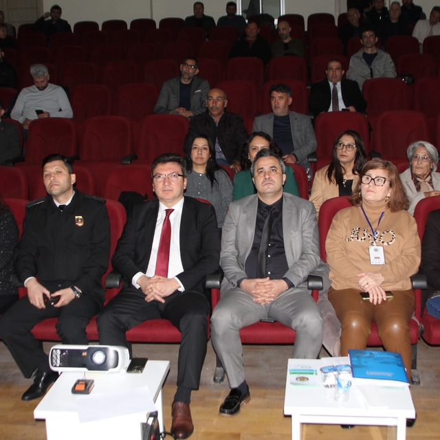 Serik'te "Doğal Tozlaşma için Bombus Arıları" toplantısı yapıldı