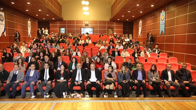 Diyarbakır'da gençler iş temsilcileriyle buluştu