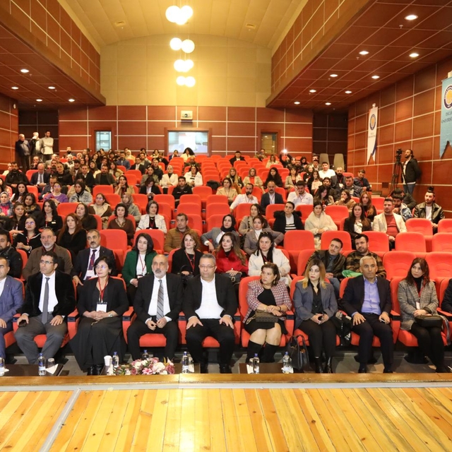 Diyarbakır'da gençler iş temsilcileriyle buluştu