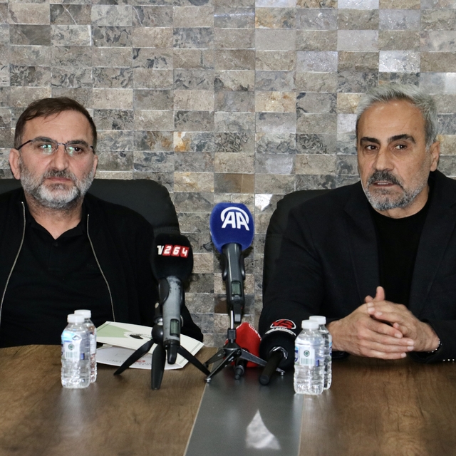 Sakaryaspor, teknik direktör Mustafa Dalcı ile sözleşme imzaladı