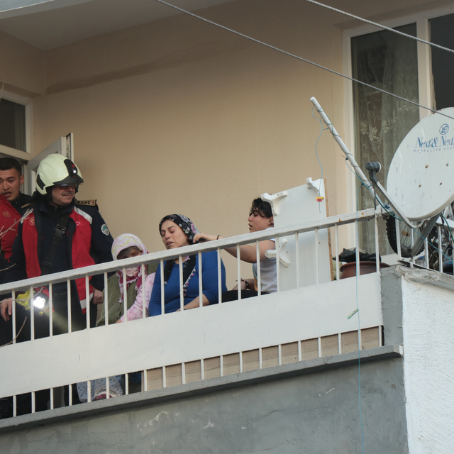 Kayseri'de apartmanda çıkan yangında 11 kişi dumandan etkilendi