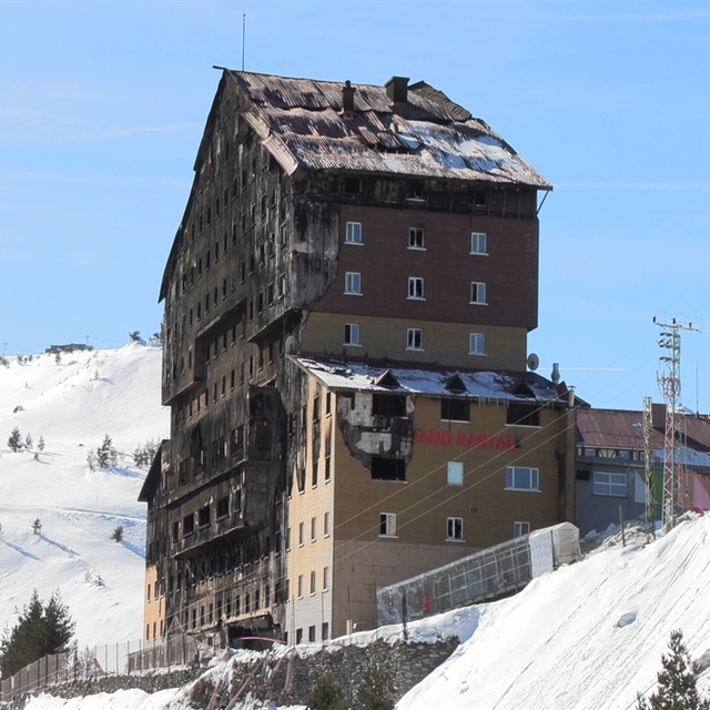 Bolu Belediye Başkanı Tanju Özcan, otel yangınıyla ilgili savcılığa suç duy...