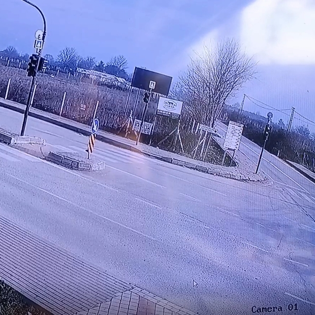 İki otomobilin çarpıştığı kaza kamerada: 4 yaralı