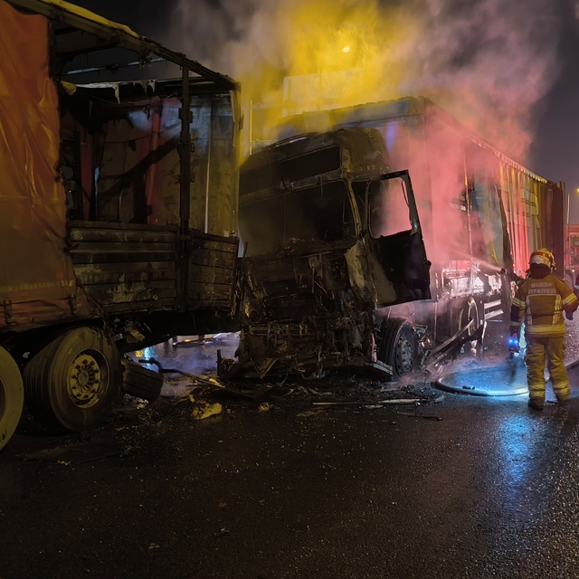 Bursa'da 2 tırın çarpıştığı kazada 1 kişi hayatını kaybetti
