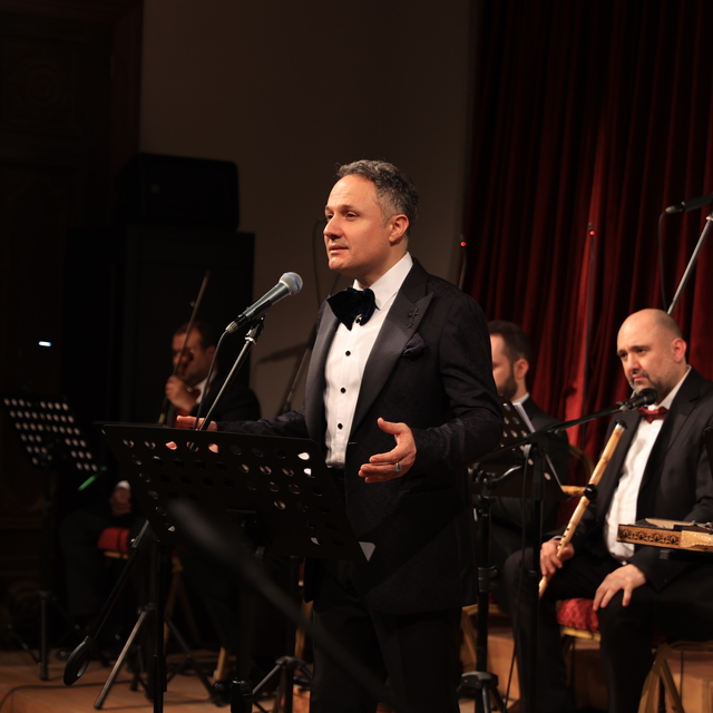 Cumhurbaşkanlığı Klasik Türk Müziği Korosu Sanatçısı Akdaş Edirne'de sahne...