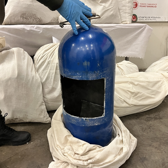 Lpg tankları ve vites kutusuna gizlenen uyuşturucular "gümrük muhafazanın"...