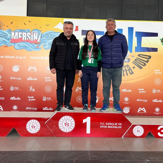 Doktor adayı Selma, Türkiye ikincisi oldu