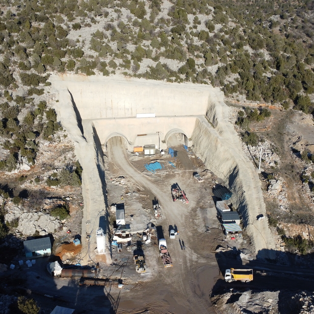Antalya ile Konya'yı bağlayan Alacabel Tüneli'nde çalışmalar sürüyor