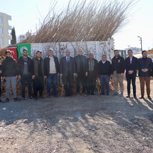 Şanlıurfa'da ipek böceği üreticilerine dut fidanı desteği