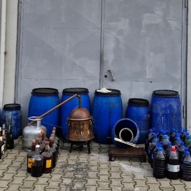 Tekirdağ'da evinde sahte içki ele geçirilen şüpheli gözaltına alındı