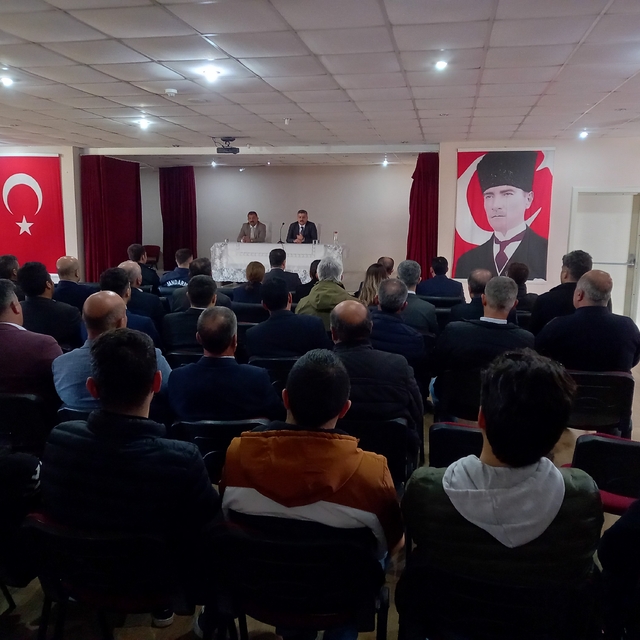 Kale Kaymakamı Gürbüz muhtarlarla buluştu