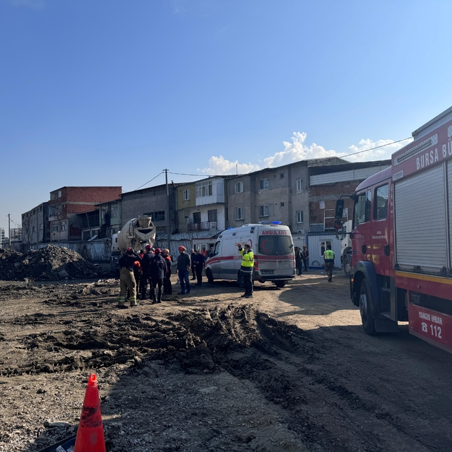 Bursa'da bir inşaatta kalıpların çökmesi sonucu 5 işçi yaralandı