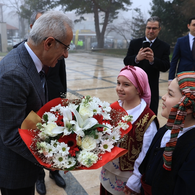 Ulaştırma ve Altyapı Bakanı Uraloğlu, Edirne Valiliği'ni ziyaret etti