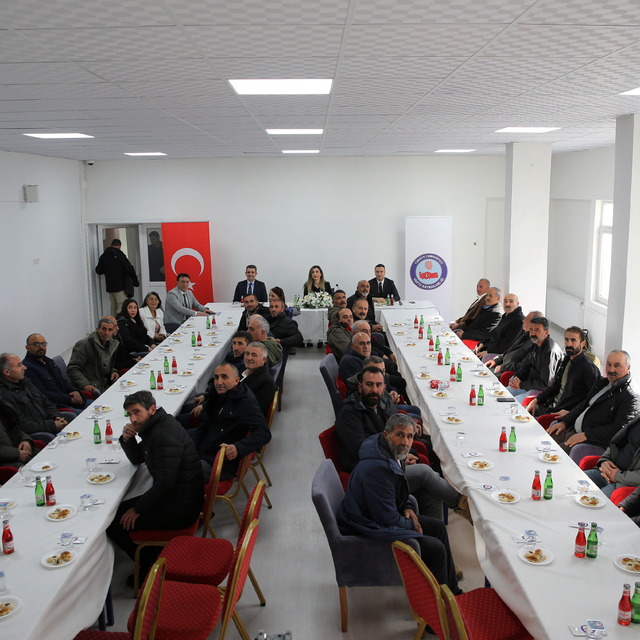 Muş'ta cemevi ve Alevi derneklerinin yetkilileriyle toplantı yapıldı