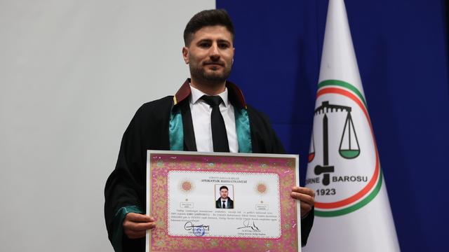Edirne Adliyesi'nde mübaşirlikten avukatlığa uzanan başarı hikayesi