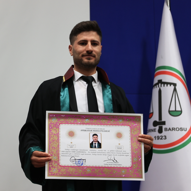 Edirne Adliyesi'nde mübaşirlikten avukatlığa uzanan başarı hikayesi