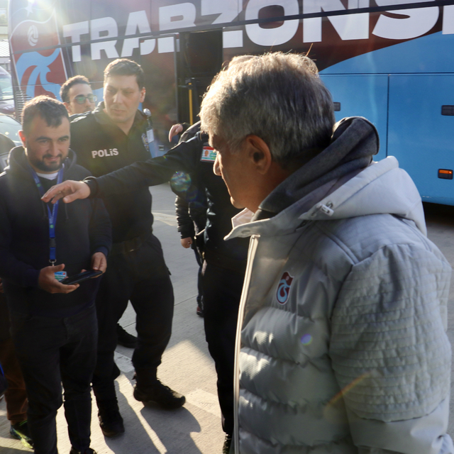 Trabzonspor kafilesi Kayseri'ye gitti